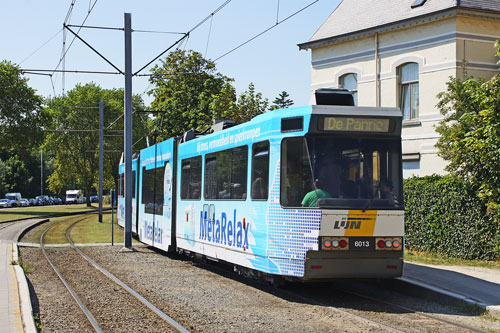 Belgian Coastal Tramway - Vicinal (SNCV) - De Lijn - Photo:  Ian Boyle, October 29th 2006 - www.simplonpc.co.uk