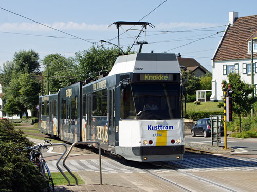 Belgian Coastal Tramway - Vicinal (SNCV) - De Lijn - Photo:  Ian Boyle, October 29th 2006 - www.simplonpc.co.uk