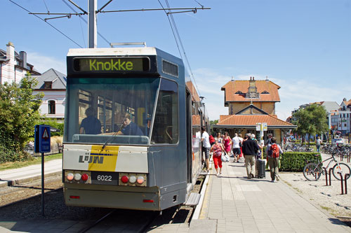 Belgian Coastal Tramway - Vicinal (SNCV) - De Lijn - Photo:  Ian Boyle, October 29th 2006 - www.simplonpc.co.uk