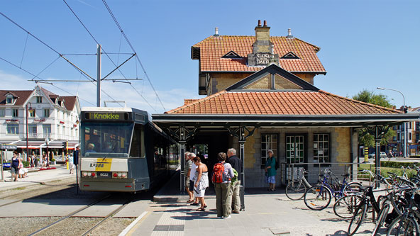 Belgian Coastal Tramway - Vicinal (SNCV) - De Lijn - Photo:  Ian Boyle, October 29th 2006 - www.simplonpc.co.uk