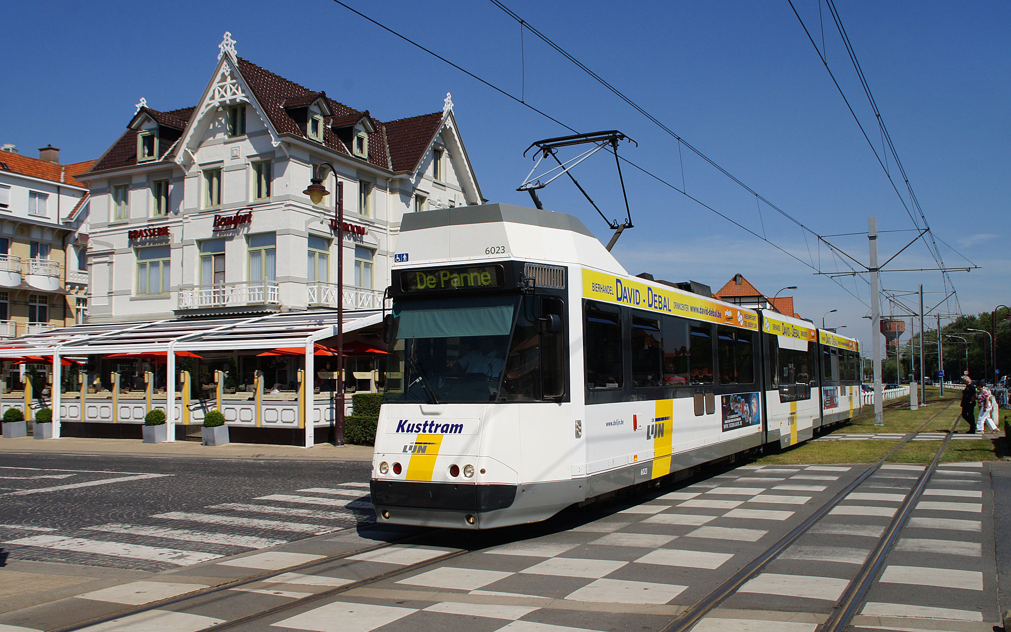 Belgian Coastal Tramway - Vicinal (SNCV) - De Lijn - Photo:  Ian Boyle, October 29th 2006 - www.simplonpc.co.uk