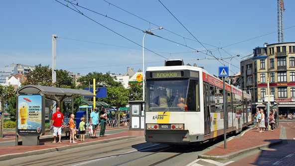 Belgian Coastal Tramway - Vicinal (SNCV) - De Lijn - Photo:  Ian Boyle, October 29th 2006 - www.simplonpc.co.uk