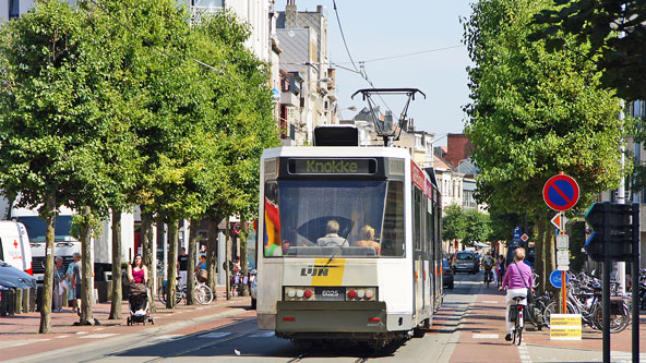 Belgian Coastal Tramway - Vicinal (SNCV) - De Lijn - Photo:  Ian Boyle, October 29th 2006 - www.simplonpc.co.uk