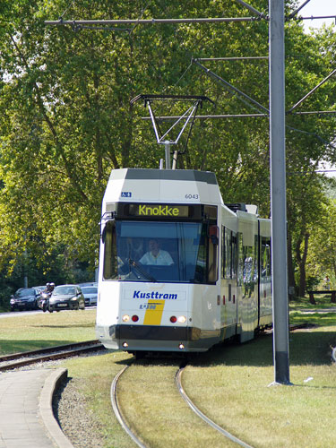 Belgian Coastal Tramway - Vicinal (SNCV) - De Lijn - Photo:  Ian Boyle, October 29th 2006 - www.simplonpc.co.uk