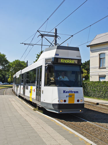 Belgian Coastal Tramway - Vicinal (SNCV) - De Lijn - Photo:  Ian Boyle, October 29th 2006 - www.simplonpc.co.uk