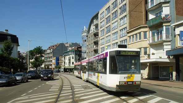 Belgian Coastal Tramway - Vicinal (SNCV) - De Lijn - Photo:  Ian Boyle, October 29th 2006 - www.simplonpc.co.uk