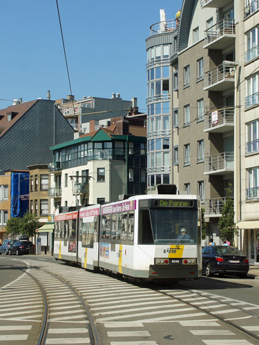 Belgian Coastal Tramway - Vicinal (SNCV) - De Lijn - Photo:  Ian Boyle, October 29th 2006 - www.simplonpc.co.uk