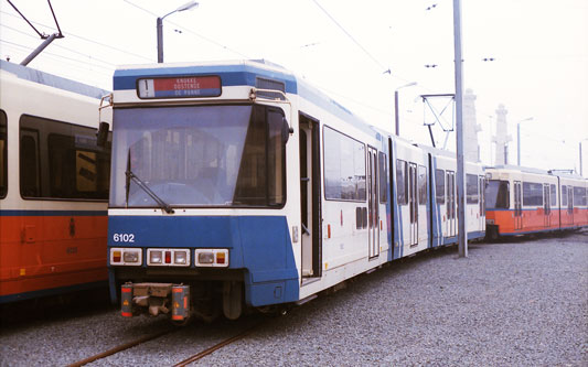 Belgian Coastal Tramway - Vicinal (SNCV) - De Lijn - Photo:  Ian Boyle, October 29th 2006 - www.simplonpc.co.uk