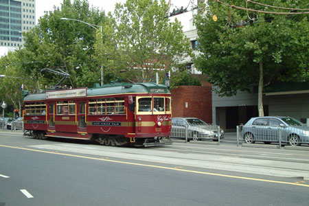 MELBOURNE TRAMS - Photo: ©2011 Ian Greig - www.simplompc.co.uk