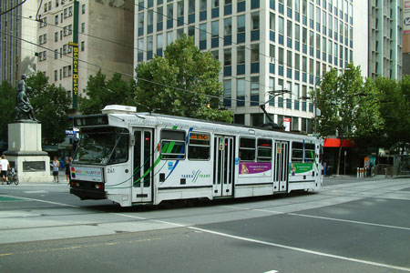 MELBOURNE TRAMS - Photo: ©2011 Ian Greig - www.simplompc.co.uk