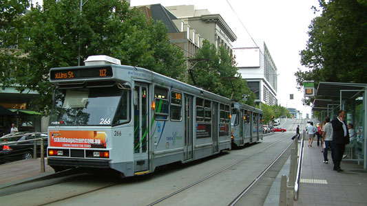 MELBOURNE TRAMS - Photo: ©2011 Ian Greig - www.simplompc.co.uk