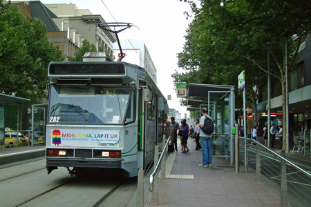 MELBOURNE TRAMS - Photo: ©2011 Ian Greig - www.simplompc.co.uk