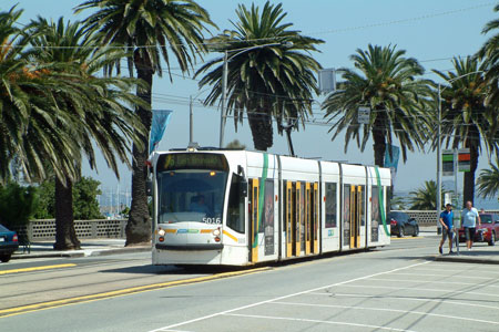 MELBOURNE TRAMS - Photo: ©2011 Ian Greig - www.simplompc.co.uk