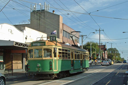 MELBOURNE TRAMS - Photo: ©2011 Ian Greig - www.simplompc.co.uk