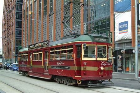 MELBOURNE TRAMS - Photo: ©2011 Ian Greig - www.simplompc.co.uk