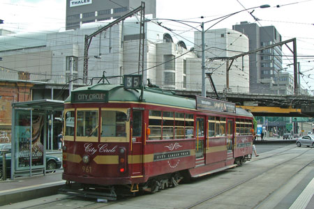 MELBOURNE TRAMS - Photo: ©2011 Ian Greig - www.simplompc.co.uk