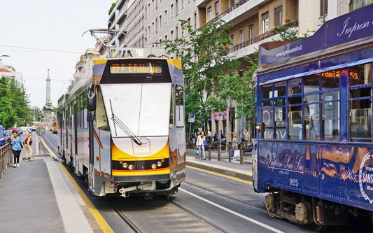 ATM - Milan Trams - Jumbo Articulated Trams - www.simplonpc.co.uk