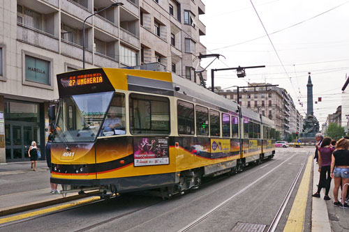 ATM - Milan Trams - Jumbo Articulated Trams - www.simplonpc.co.uk