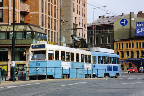 Oslo Trams - Photo: ©1993 Ian Boyle - www.simplompc.co.uk - Simplon Postcards