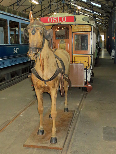 Oslo Trams - Photo: © Ian Boyle 10th December 2012 - www.simplompc.co.uk - Simplon Postcards