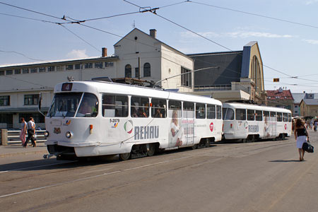 Riga Trams - Photo: © Ian Boyle, August 13th 2007 - Simplon Postcards - www.simplonpc.co.uk