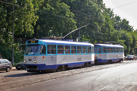 Riga Trams - Photo: © Ian Boyle, August 13th 2007 - Simplon Postcards - www.simplonpc.co.uk