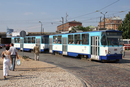 Riga Trams - Photo: © Ian Boyle, August 13th 2007 - Simplon Postcards - www.simplonpc.co.uk