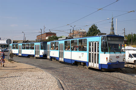 Riga Trams - Photo: © Ian Boyle, August 13th 2007 - Simplon Postcards - www.simplonpc.co.uk