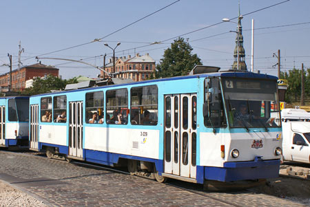 Riga Trams - Photo: © Ian Boyle, August 13th 2007 - Simplon Postcards - www.simplonpc.co.uk