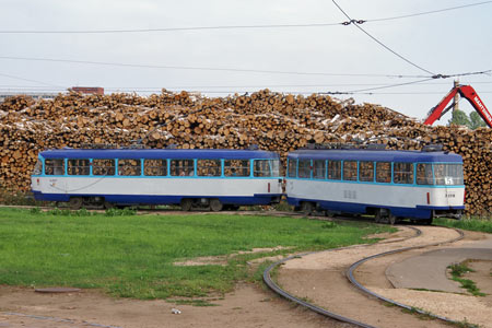 Riga Trams - Photo: © Ian Boyle, August 13th 2007 - Simplon Postcards - www.simplonpc.co.uk