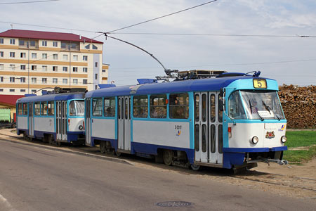 Riga Trams - Photo: © Ian Boyle, August 13th 2007 - Simplon Postcards - www.simplonpc.co.uk