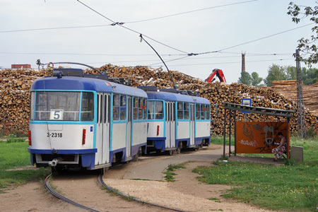 Riga Trams - Photo: © Ian Boyle, August 13th 2007 - Simplon Postcards - www.simplonpc.co.uk