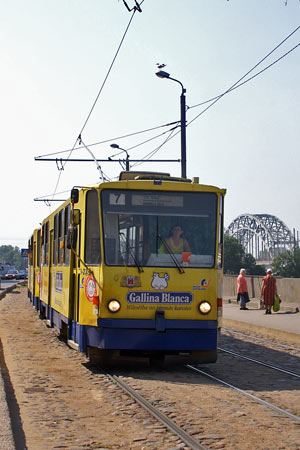 Riga Trams - Photo: © Ian Boyle, August 13th 2007 - Simplon Postcards - www.simplonpc.co.uk