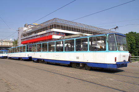 Riga Trams - Photo: © Ian Boyle, August 13th 2007 - Simplon Postcards - www.simplonpc.co.uk