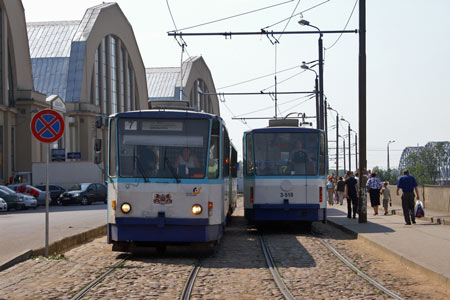 Riga Trams - Photo: © Ian Boyle, August 13th 2007 - Simplon Postcards - www.simplonpc.co.uk