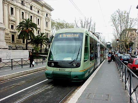 https://www.simplonpc.co.uk/Tram_Roma/9202-01.jpg