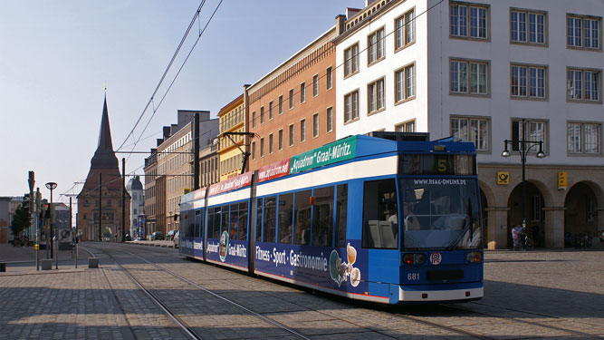 ROSTOCK TRAMS - Photo: ©2007 Jan Boyle - www.simplompc.co.uk - Simplon Postcards