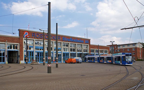 ROSTOCK TRAMS - Photo: ©2007 Jan Boyle - www.simplompc.co.uk - Simplon Postcards