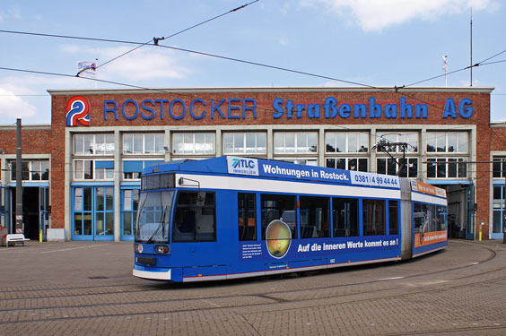 ROSTOCK TRAMS - Photo: ©2007 Jan Boyle - www.simplompc.co.uk - Simplon Postcards