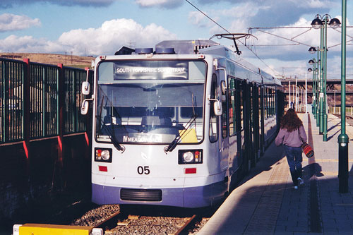 SHEFFIELD SUPERTRAM - Photo: ©1996 Ian Boyle - www.simplompc.co.uk - Simplon Postcards