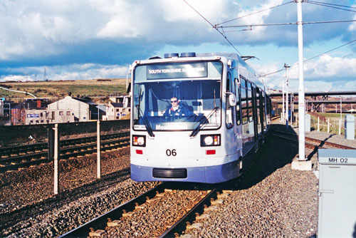 SHEFFIELD SUPERTRAM - Photo: ©1996 Ian Boyle - www.simplompc.co.uk - Simplon Postcards