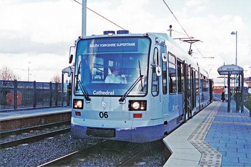 SHEFFIELD SUPERTRAM - Photo: ©1996 Ian Boyle - www.simplompc.co.uk - Simplon Postcards