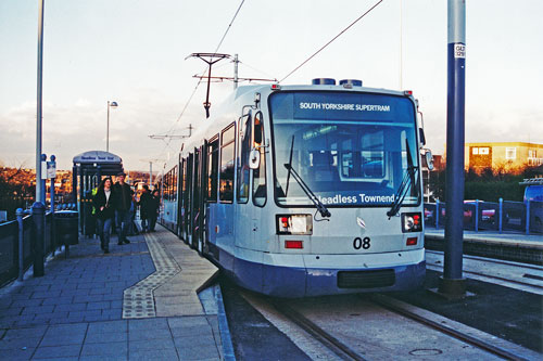 SHEFFIELD SUPERTRAM - Photo: ©1996 Ian Boyle - www.simplompc.co.uk - Simplon Postcards