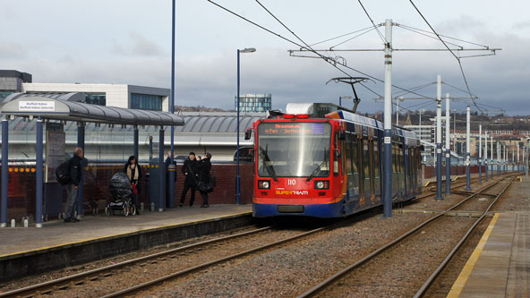 SHEFFIELD SUPERTRAM - Photo: ©2012 Ian Boyle - www.simplompc.co.uk - Simplon Postcards