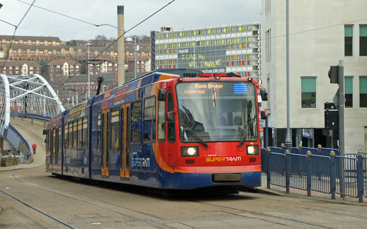 SHEFFIELD SUPERTRAM - Photo: ©2012 Ian Boyle - www.simplompc.co.uk - Simplon Postcards