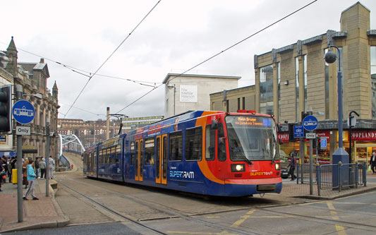 SHEFFIELD SUPERTRAM - Photo: ©2012 Ian Boyle - www.simplompc.co.uk - Simplon Postcards