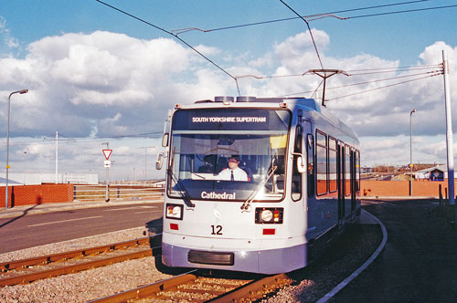 SHEFFIELD SUPERTRAM - Photo: ©1996 Ian Boyle - www.simplompc.co.uk - Simplon Postcards