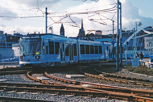 SHEFFIELD SUPERTRAM - Photo: ©1996 Ian Boyle - www.simplompc.co.uk - Simplon Postcards