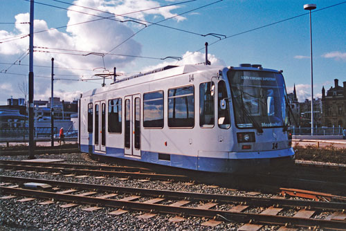 SHEFFIELD SUPERTRAM - Photo: ©1996 Ian Boyle - www.simplompc.co.uk - Simplon Postcards