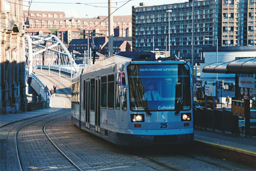 SHEFFIELD SUPERTRAM - Photo: ©1996 Ian Boyle - www.simplompc.co.uk - Simplon Postcards